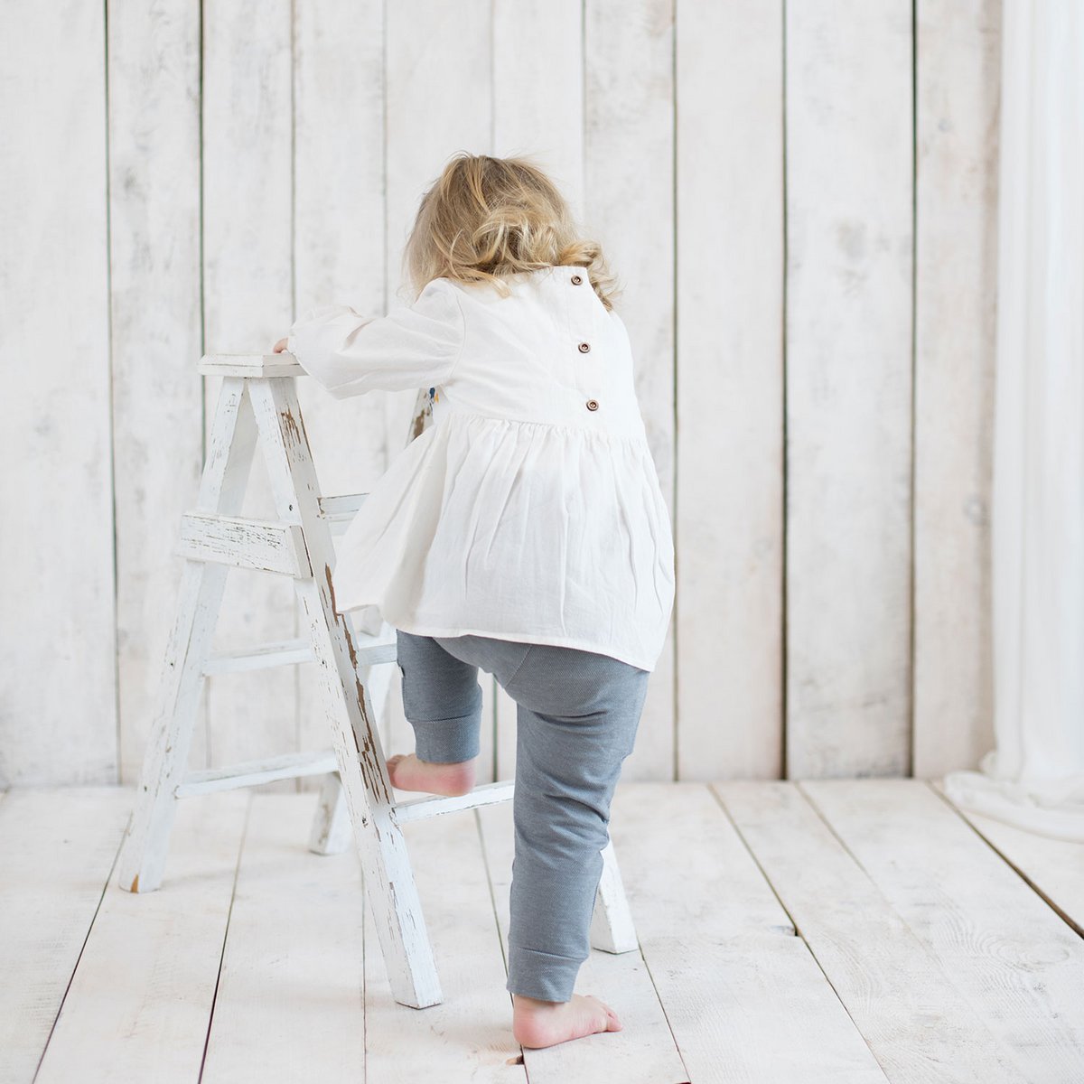 OrganicEra Biologische Vual babymeisjestuniek met borduursel, wit - Smart Simple
