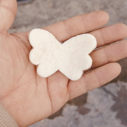 Luna - Leena haarspeldjes vlinder 2x - gebroken wit & goud - viltwol - handgemaakt in Nepal - Smart Simple