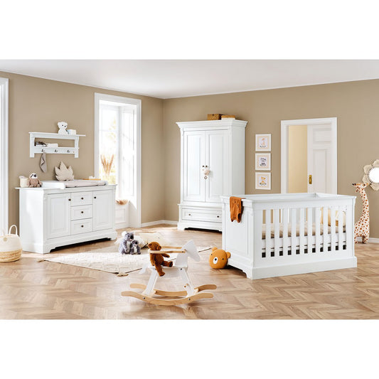 Kwekerij 'Emilia' extra breed, incl. wandplank 4 delen: ledikant, extra brede commode, 2 - deurs kledingkast, wandplank - Smart Simple