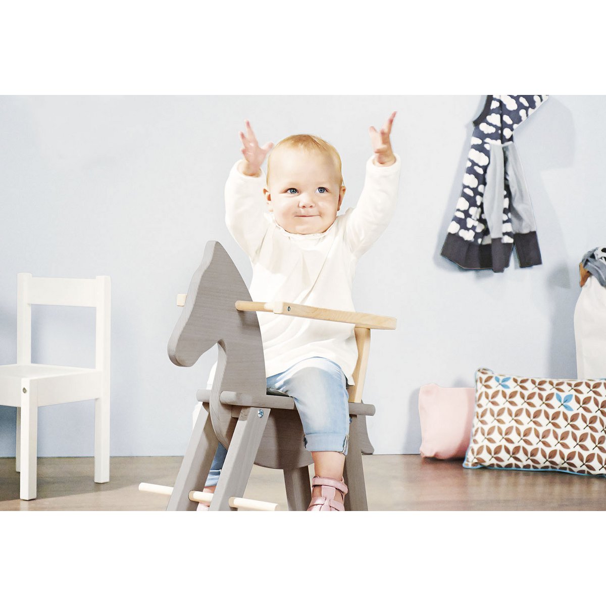 Hobbelpaard 'Pinolino' met ring, grijs/naturel - Smart Simple