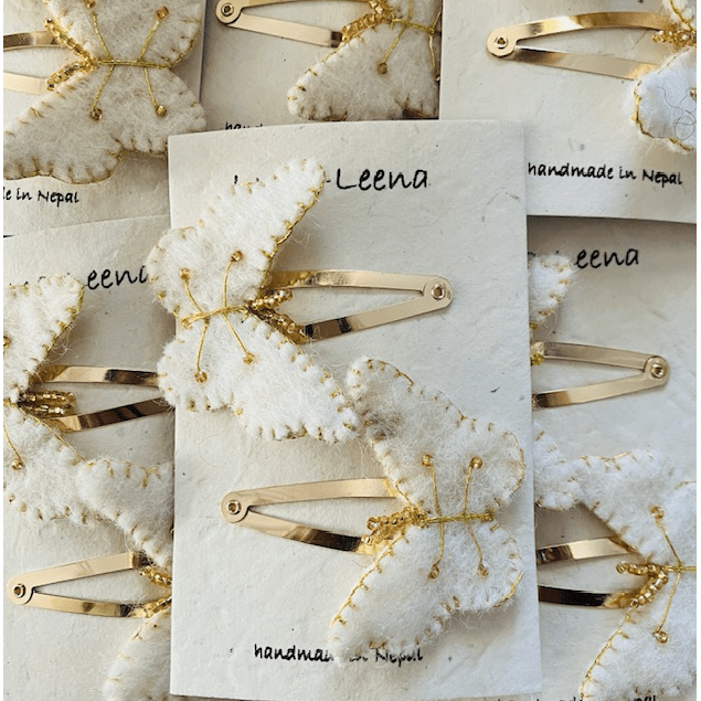 Luna - Leena haarspeldjes vlinder 2x - gebroken wit & goud - viltwol - handgemaakt in Nepal - Smart Simple